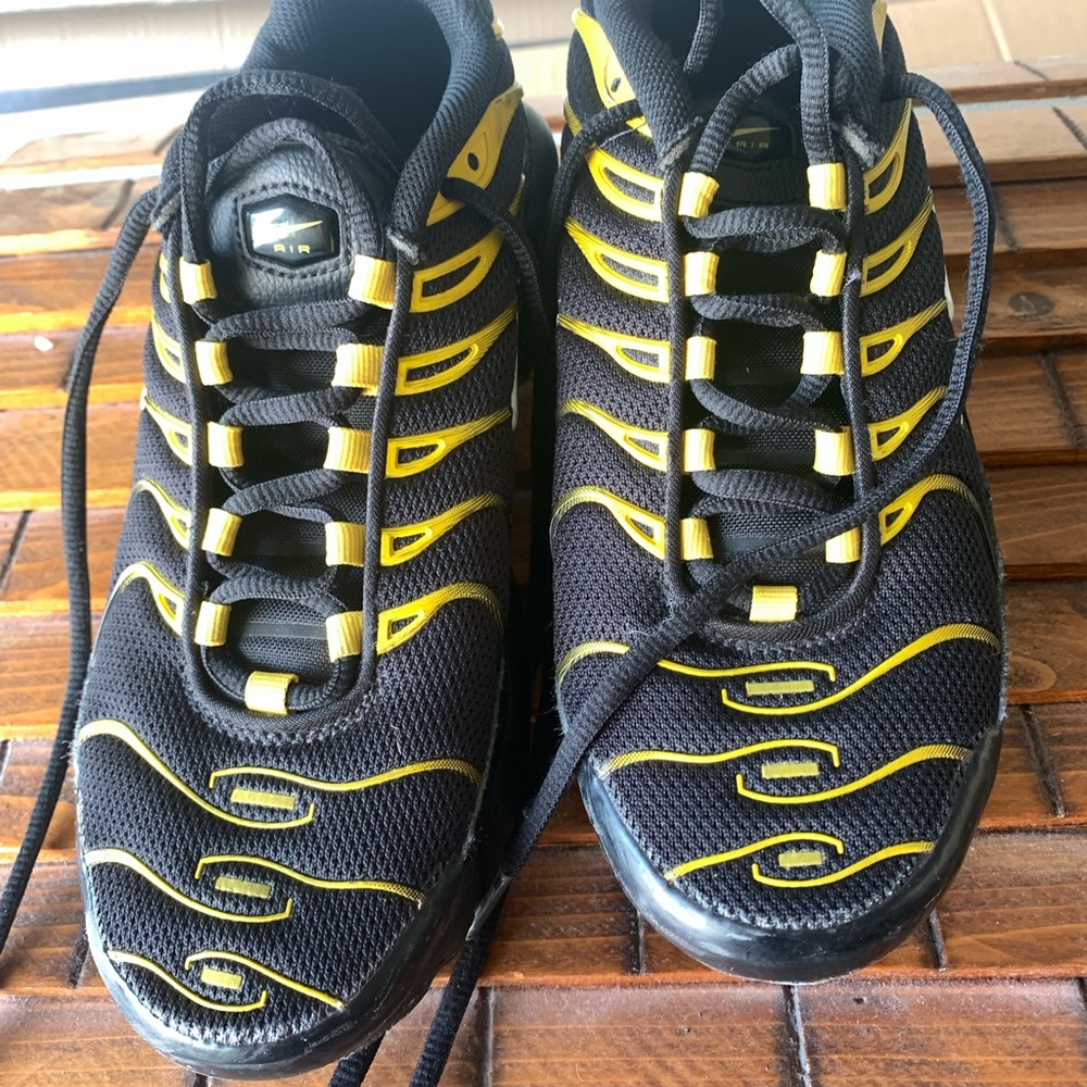 Nike tn air Black and Yellow youth Sneakers